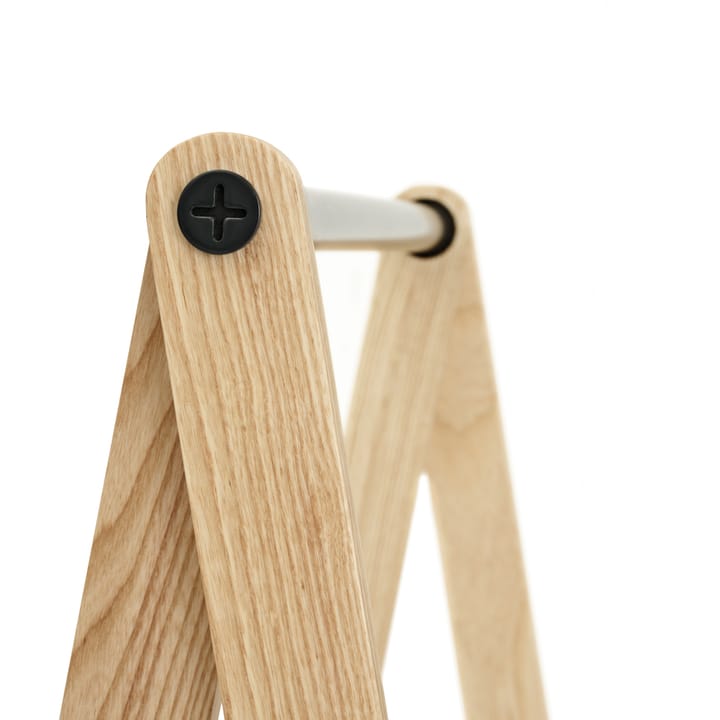 Perchero para ropa Toj, White, base de fresno Normann Copenhagen