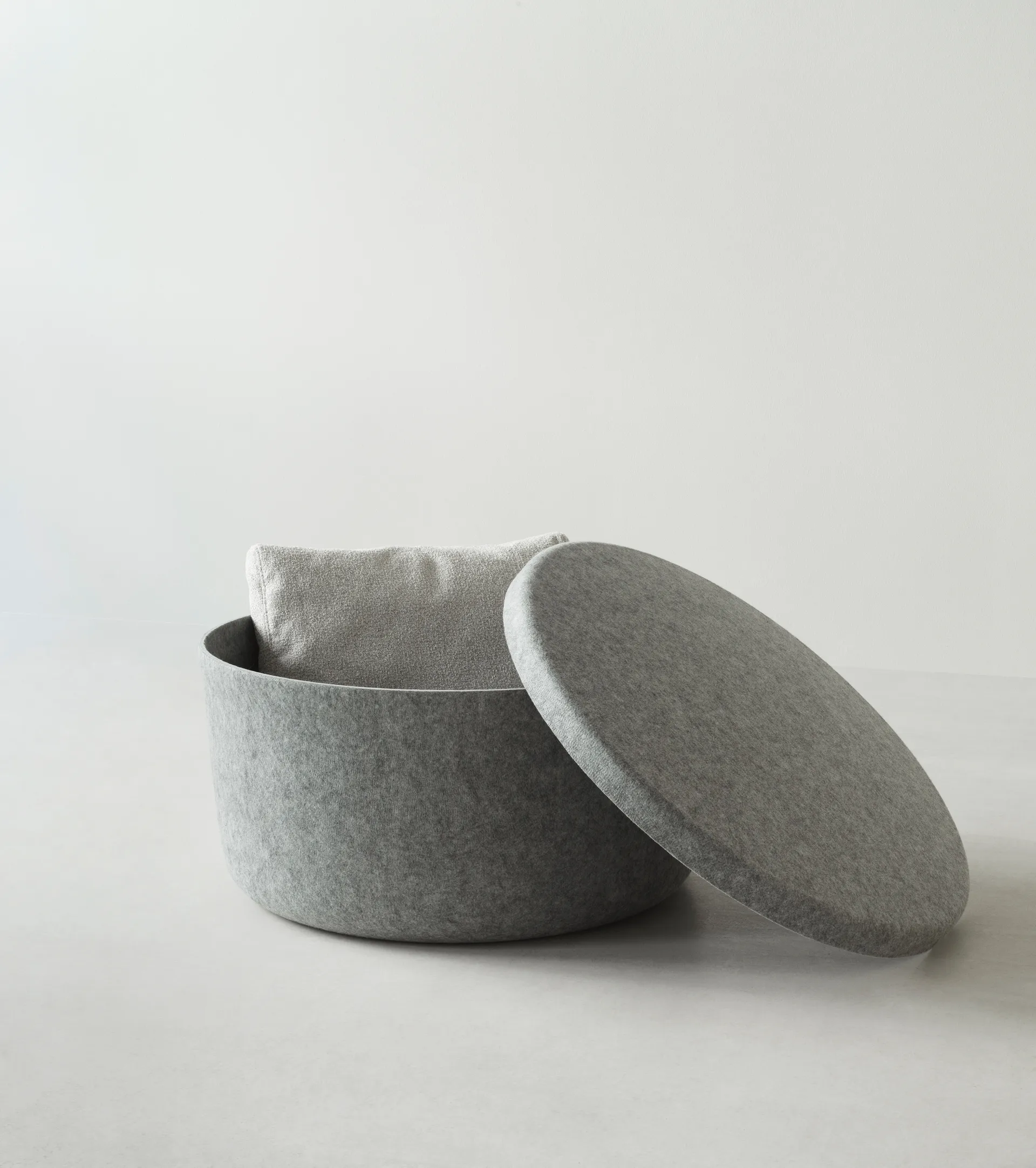 Puf Hide Storage grande, Gris Normann Copenhagen