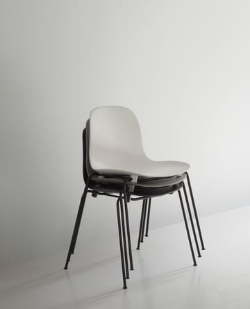 Silla apilable Form Chair con patas negras pack de 2 unidades, Blanco - undefined - Normann Copenhagen