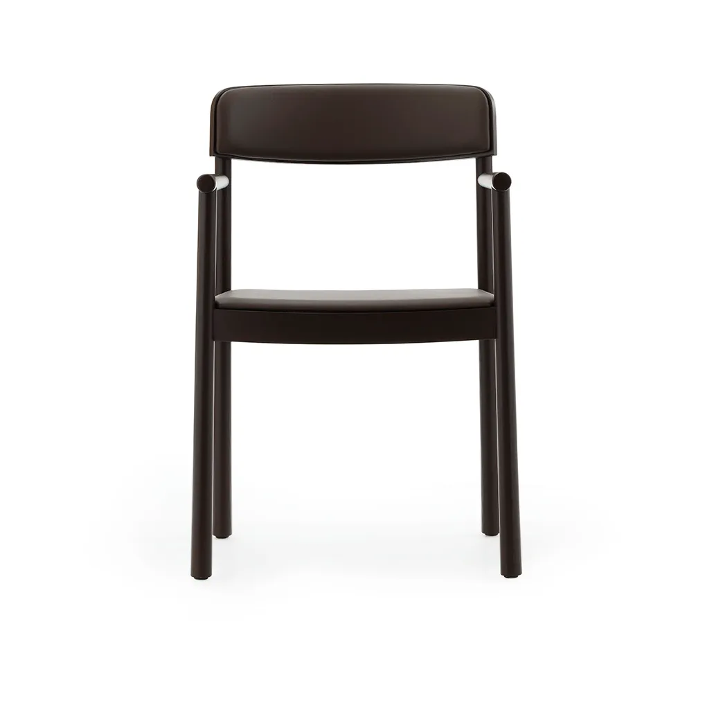 Silla con brazos Timb, Marrón cenizo – cuero ultra chocolate Normann Copenhagen