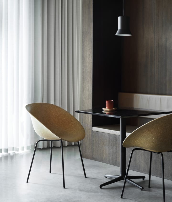 Silla con reposabrazos Mat Armchair, Hemp-black steel Normann Copenhagen