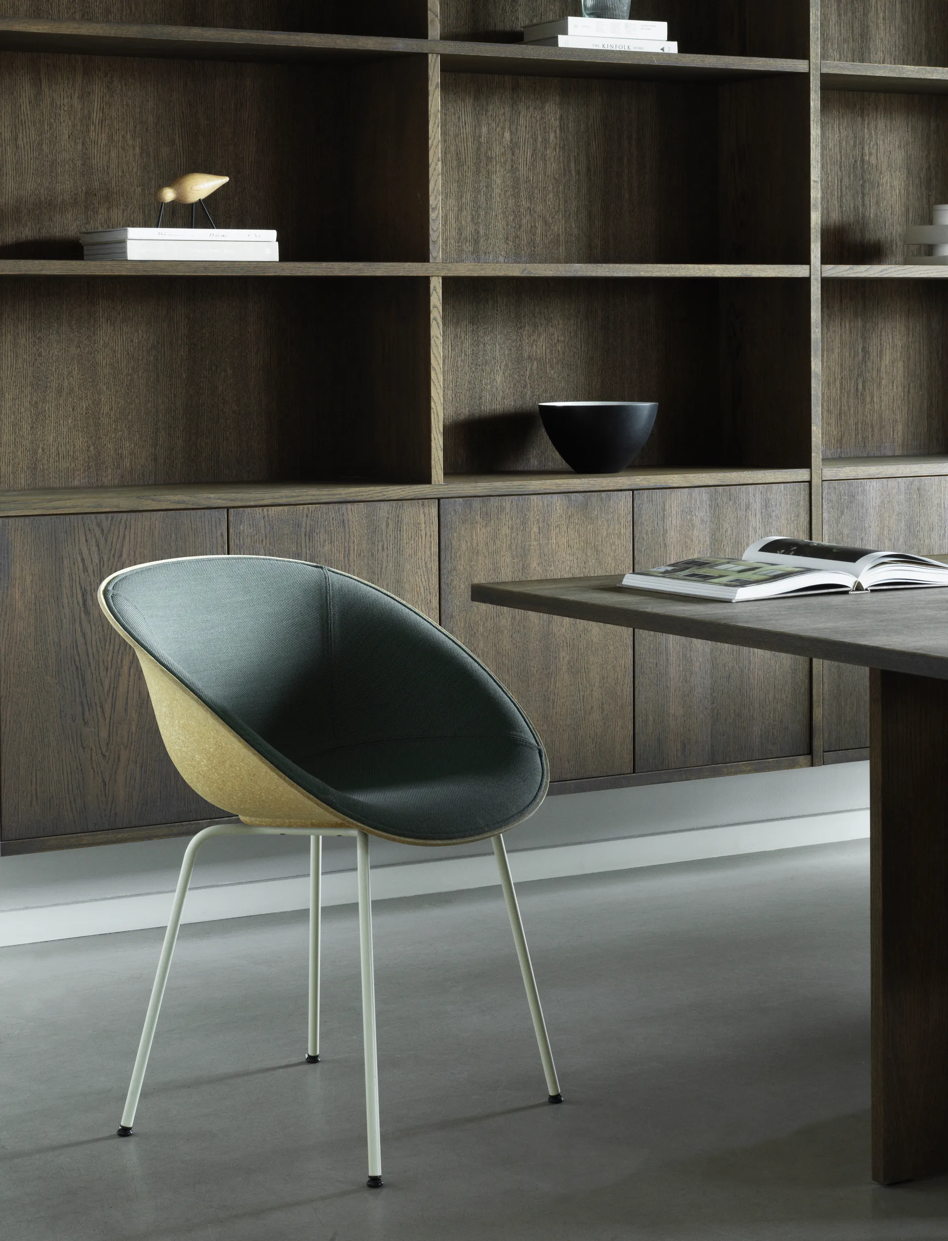 Silla con reposabrazos Mat Armchair, Hemp-cream steel Normann Copenhagen