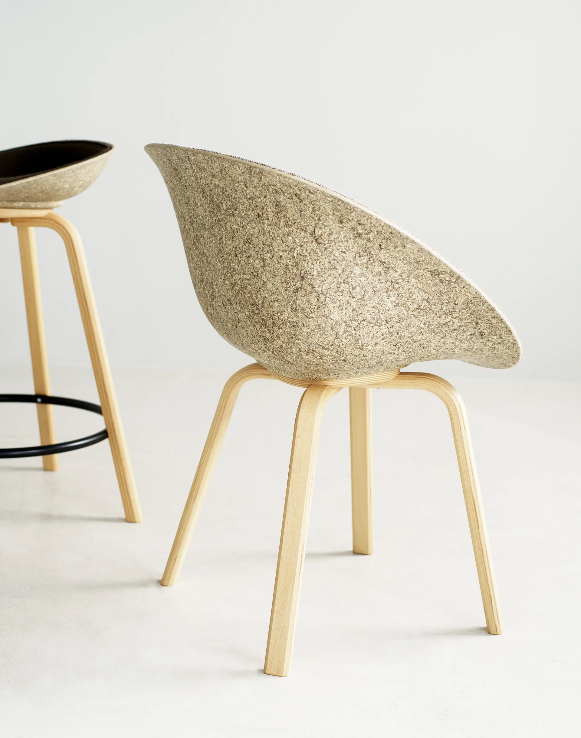 Silla con reposabrazos Mat Armchair, Seaweed-beech Normann Copenhagen
