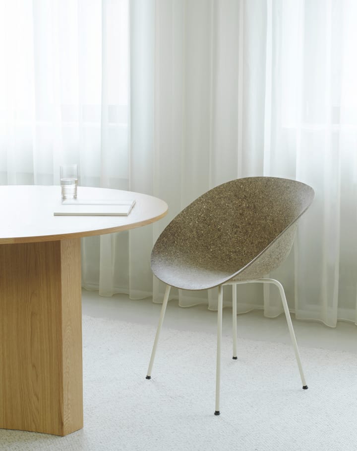 Silla con reposabrazos Mat Armchair, Seaweed-cream steel Normann Copenhagen
