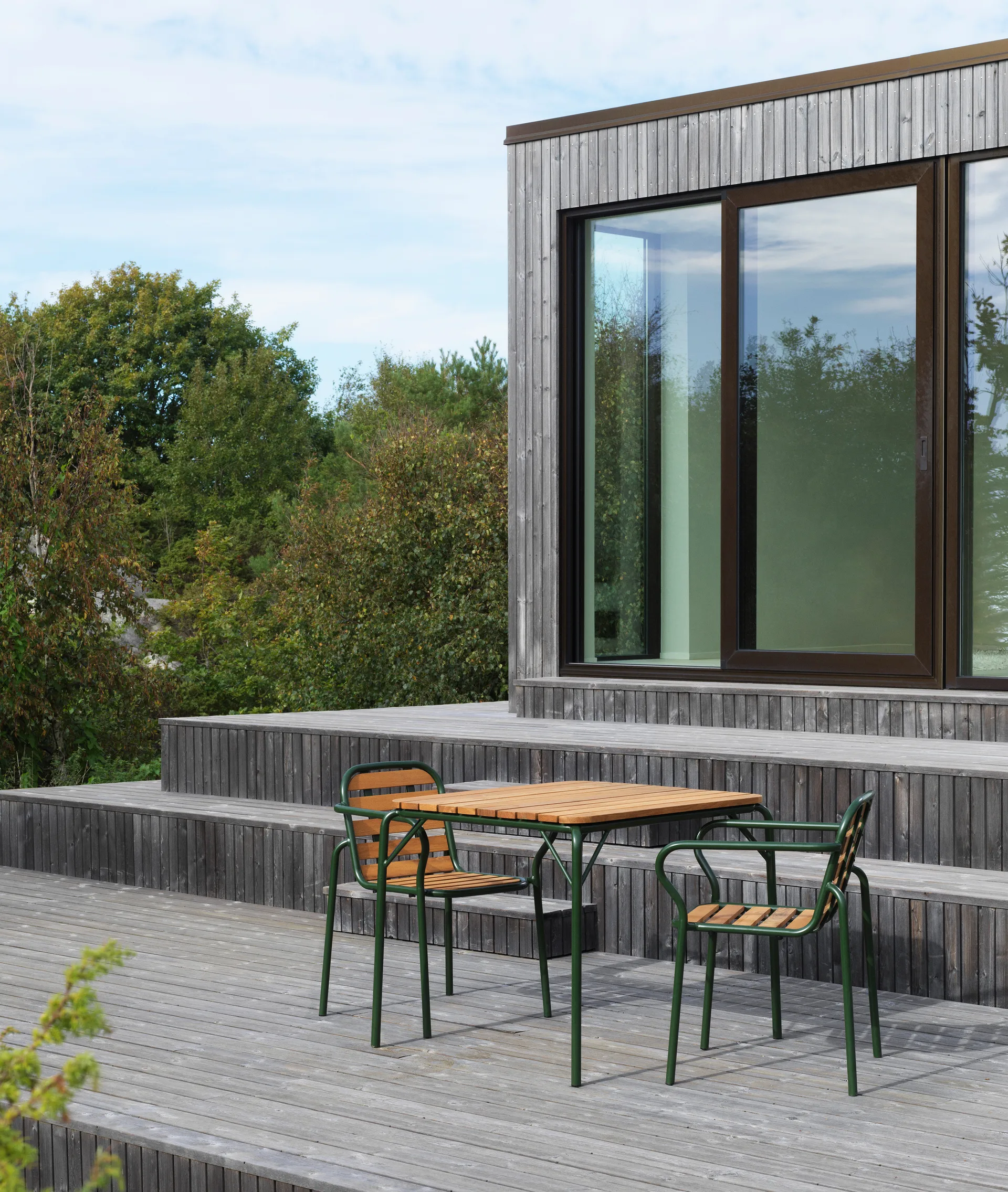 Silla con reposabrazos Vig Robinia, Green Normann Copenhagen