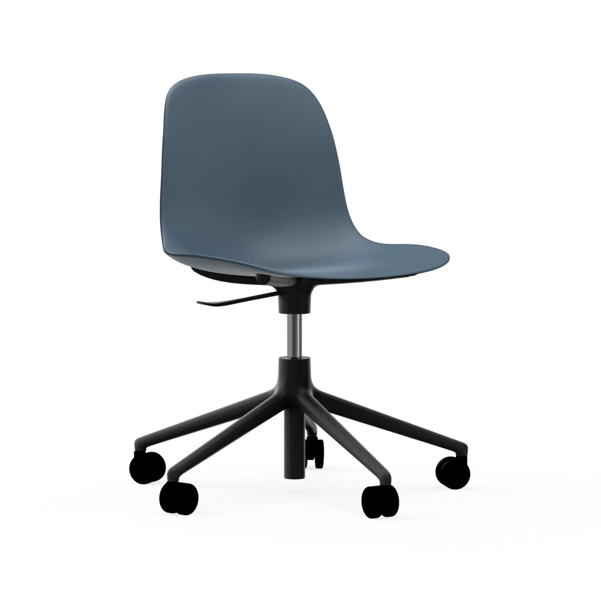 Silla de oficina Form chair swivel 5W, Azul, aluminio negro, ruedas Normann Copenhagen
