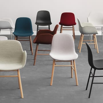 Silla Form - Green, patas de roble - Normann Copenhagen