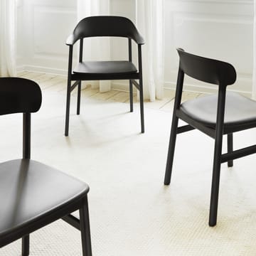 Silla Herit reposabrazos negro roble - negro - Normann Copenhagen