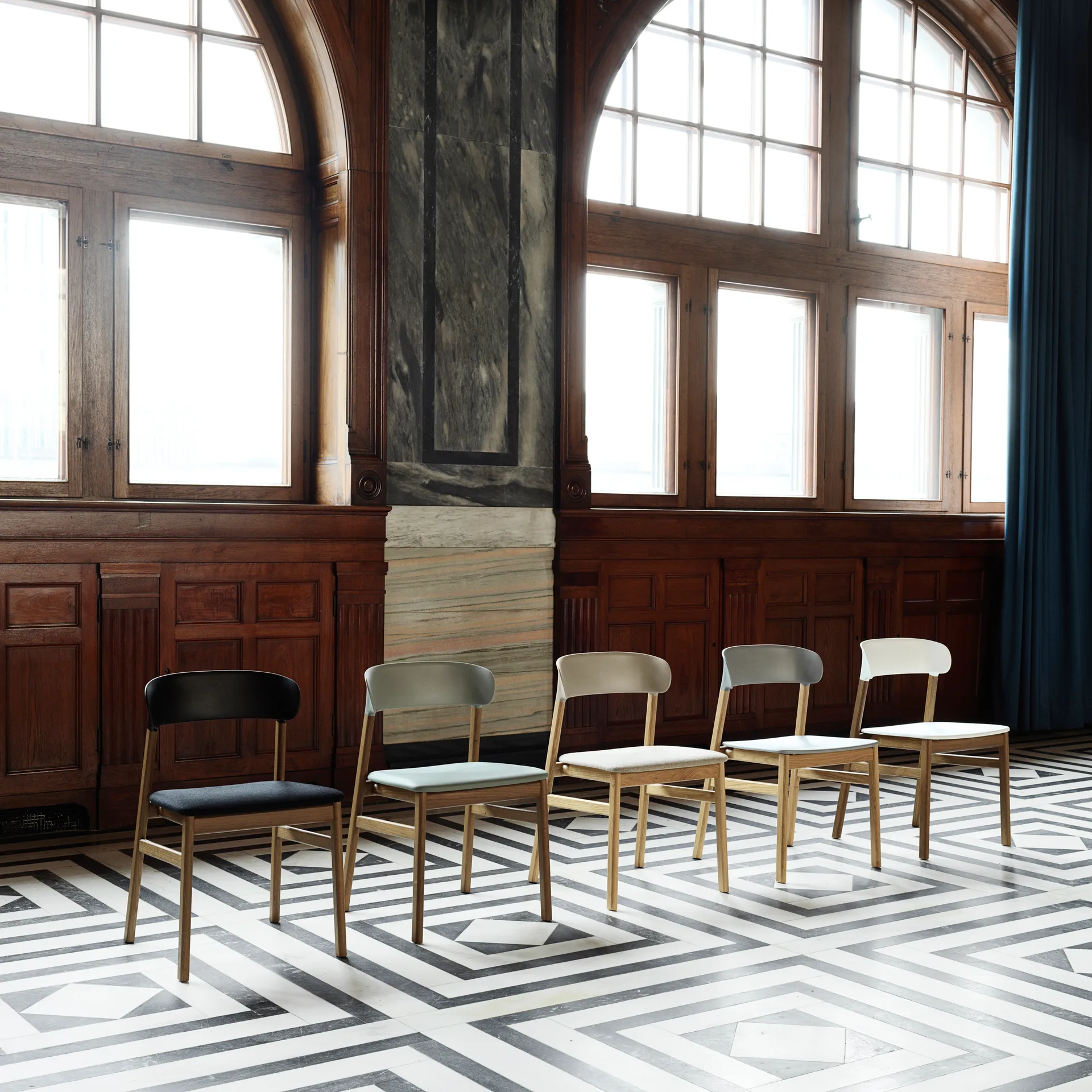Silla Herit roble ahumado, Blanco Normann Copenhagen