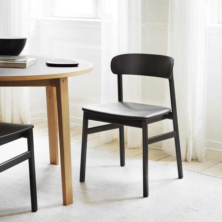 Silla Herit tapicería de cuero negro roble, negro Normann Copenhagen