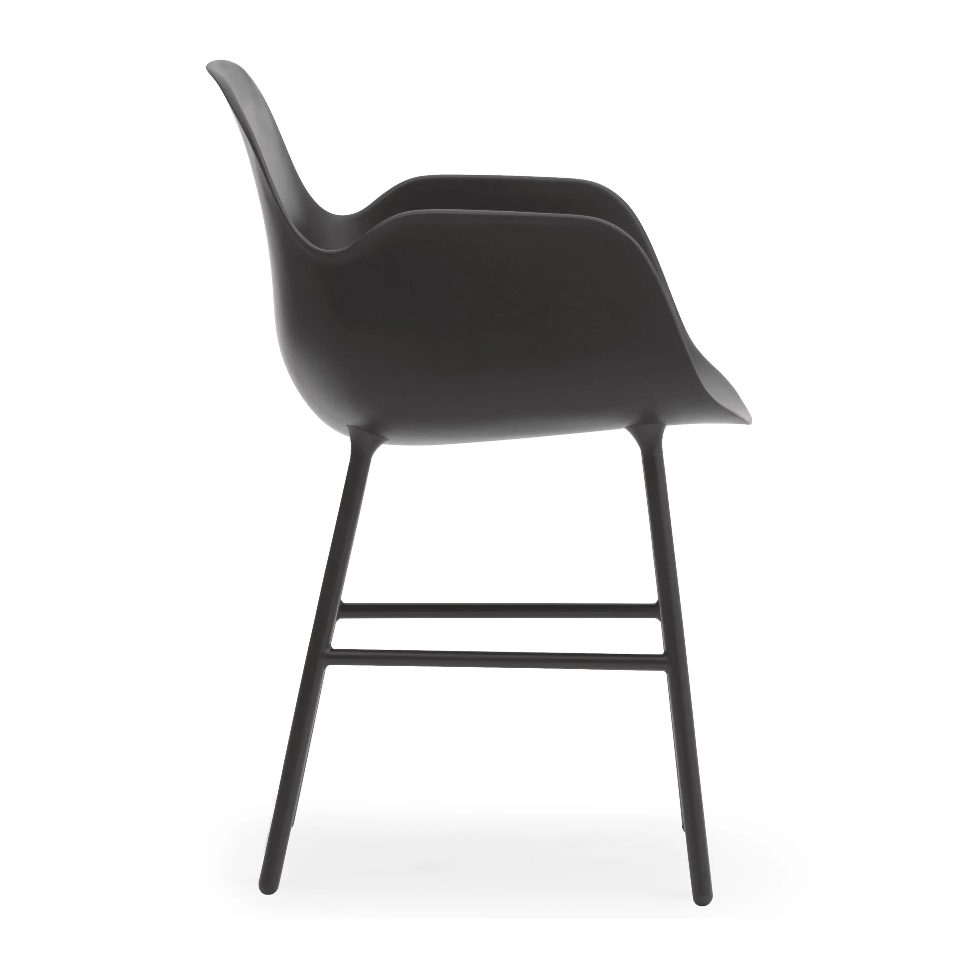 Silla reposabrazos con patas de metal Form, Negro Normann Copenhagen