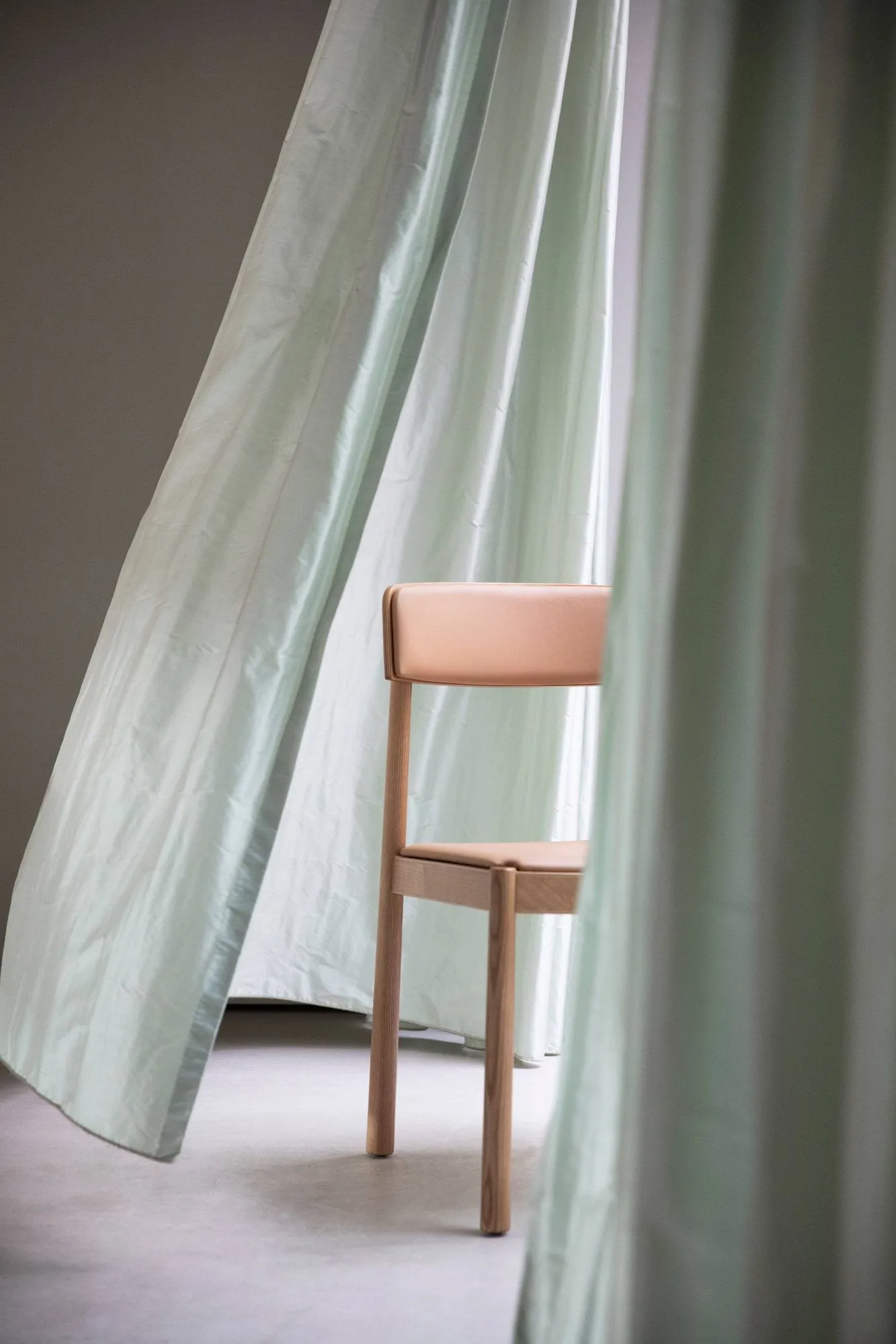 Silla Timb con cojín, Tan/ Ultra Leather - Camel Normann Copenhagen