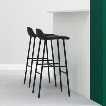 Taburete bar Form alto - Green, patas de acero lacadas en verde - Normann Copenhagen