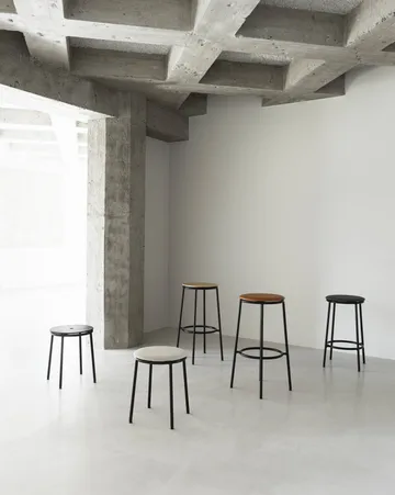 Taburete Circa 45 cm - Aluminio negro - Normann Copenhagen