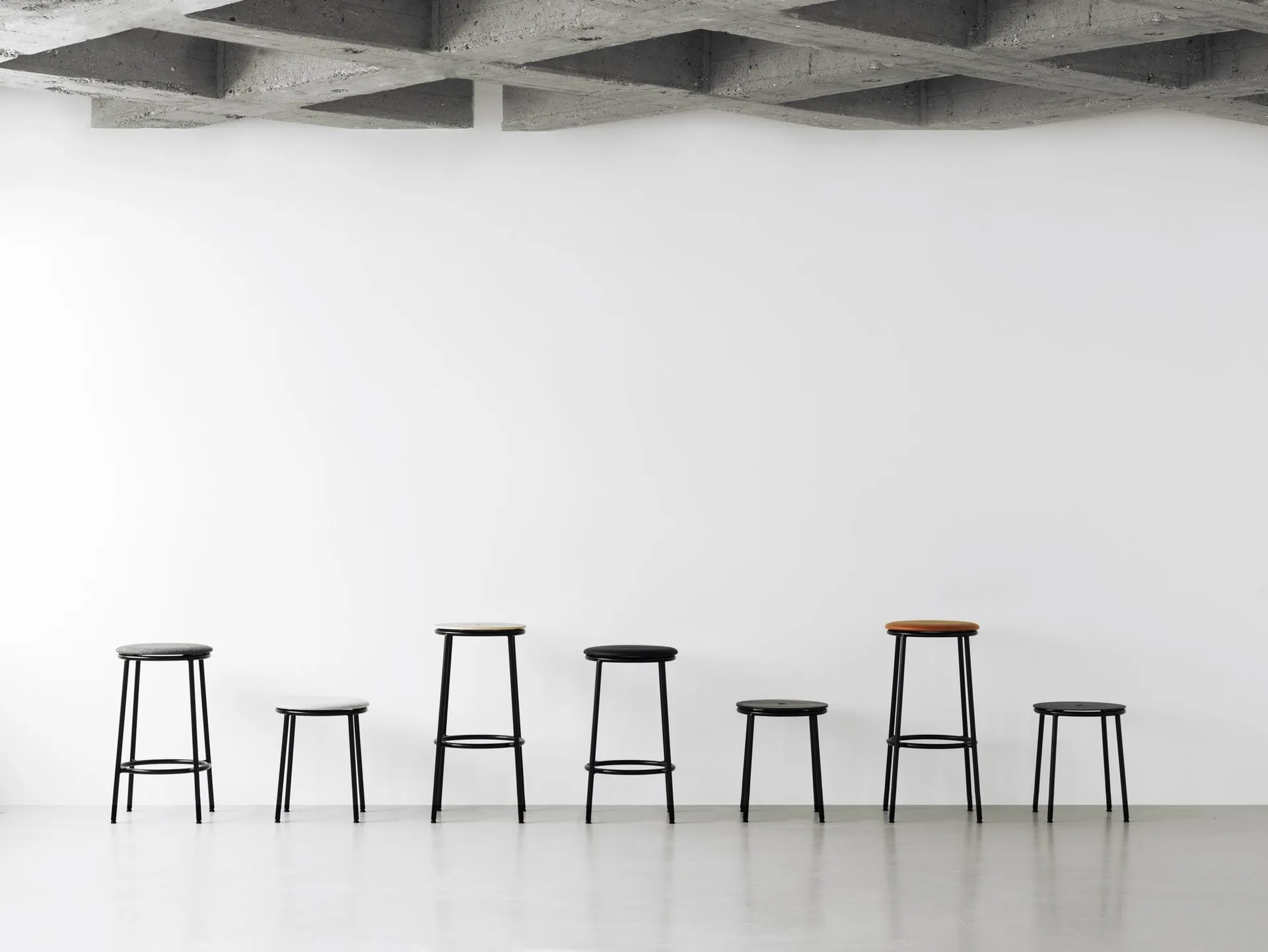 Taburete Circa 45 cm, Roble negro Normann Copenhagen