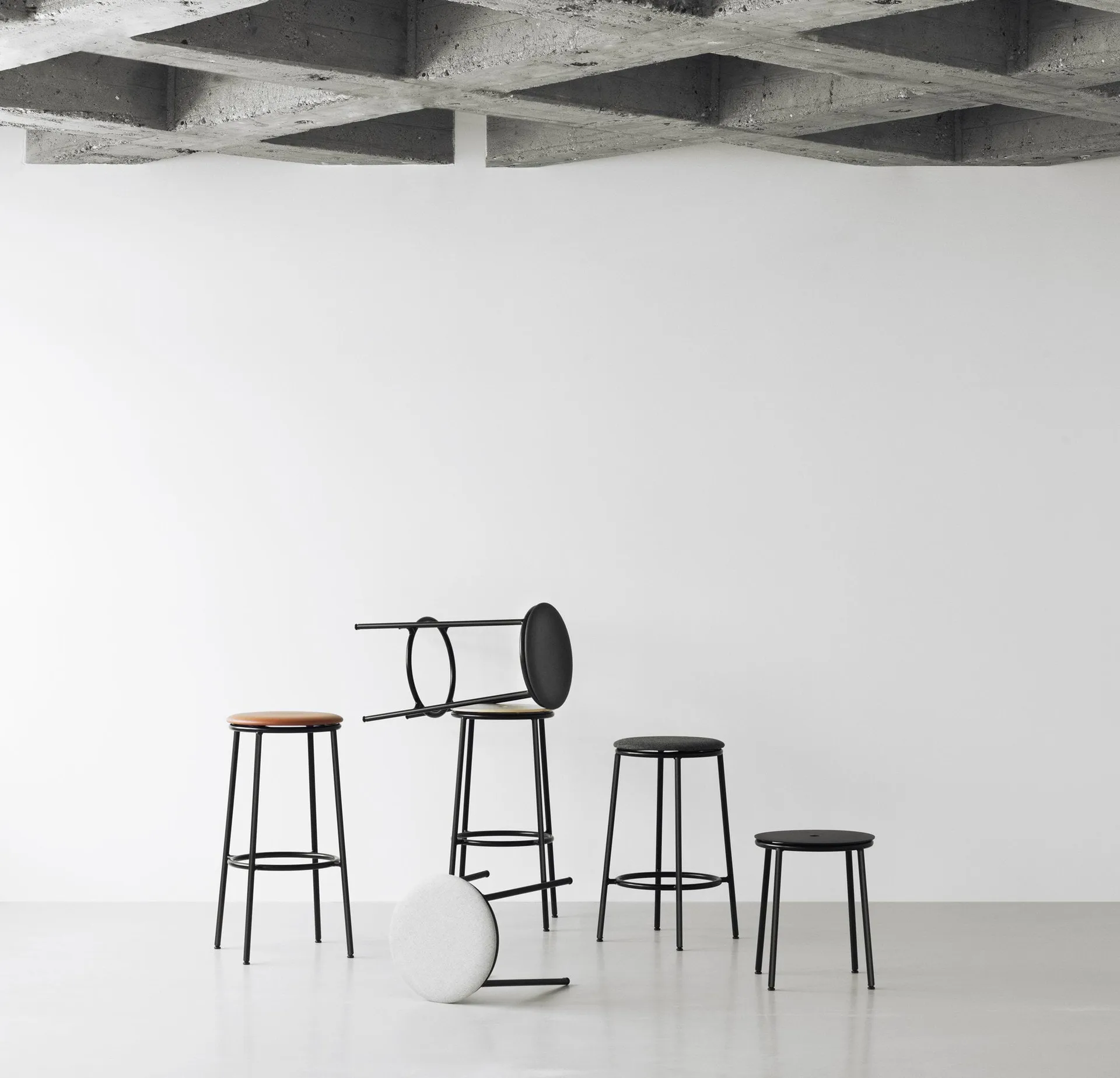 Taburete Circa 45 cm, Roble negro Normann Copenhagen