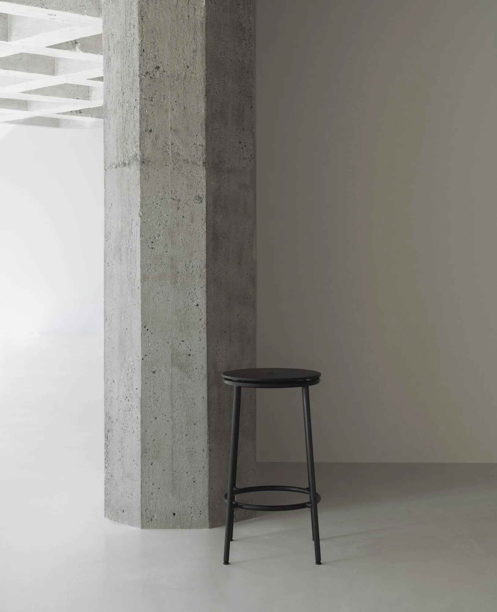 Taburete Circa 65 cm, Aluminio negro Normann Copenhagen