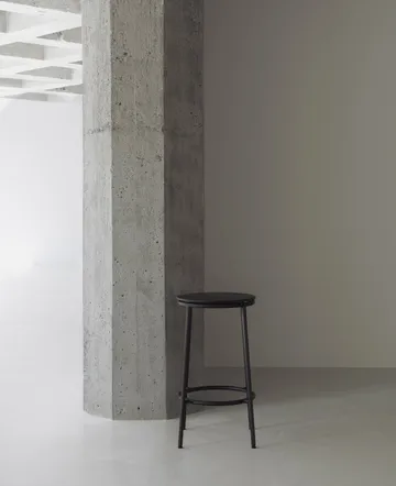 Taburete Circa 65 cm - Aluminio negro - Normann Copenhagen