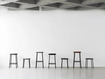 Taburete Circa 65 cm - Aluminio negro - Normann Copenhagen
