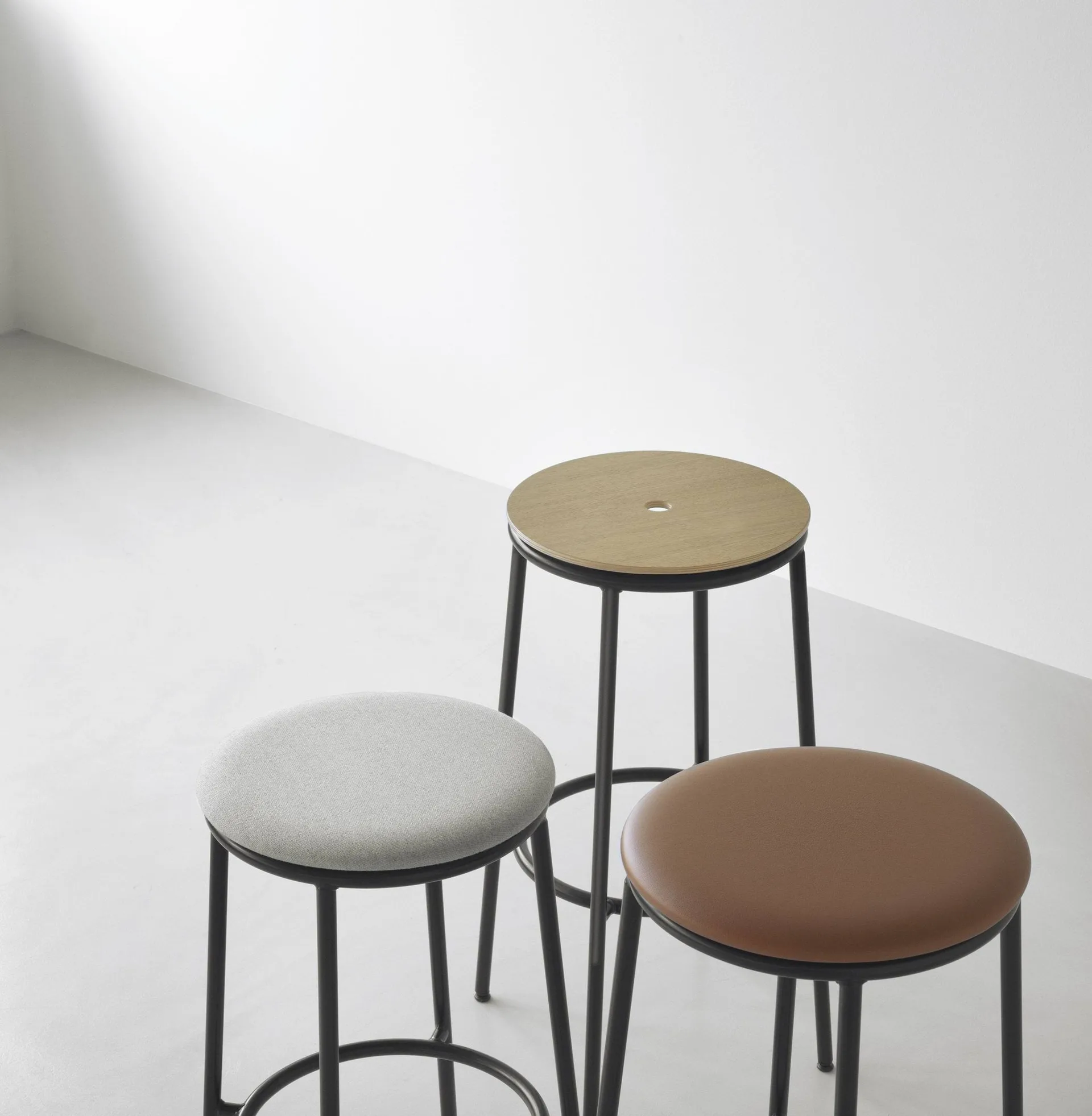 Taburete Circa 65 cm, Roble Normann Copenhagen