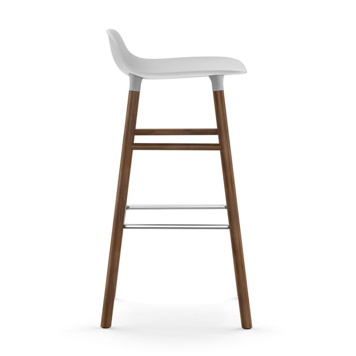 Taburete de bar Form Chair con patas de nogal, blanco Normann Copenhagen
