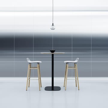 Taburete de bar Form Chair con patas de roble - gris - Normann Copenhagen