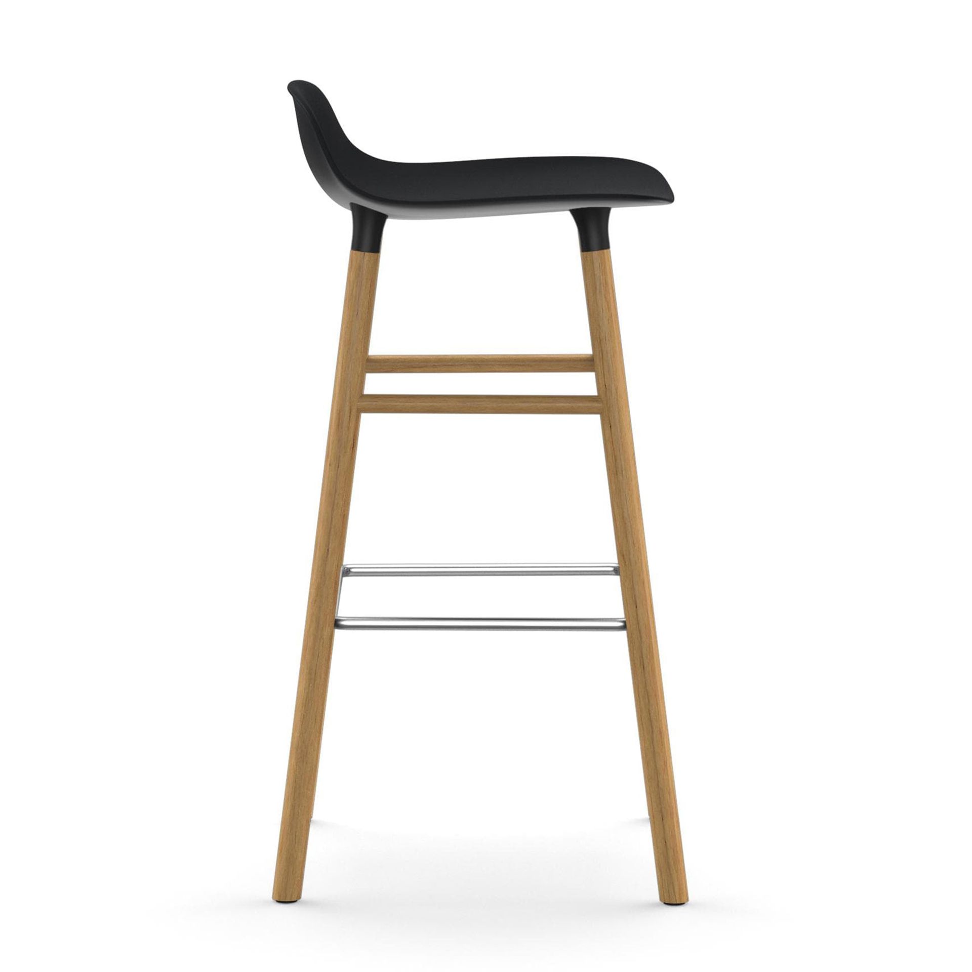 Taburete de bar Form Chair con patas de roble, negro Normann Copenhagen