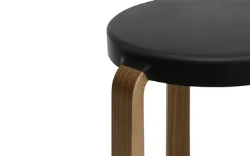 Taburete Tap - Black, patas de nogal - Normann Copenhagen