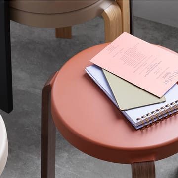 Taburete Tap - Grey, patas de nogal - Normann Copenhagen