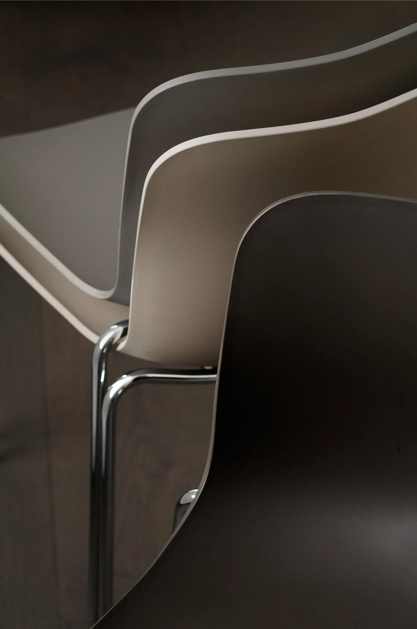 Langue silla, Gris cálido-negro, base NORR11