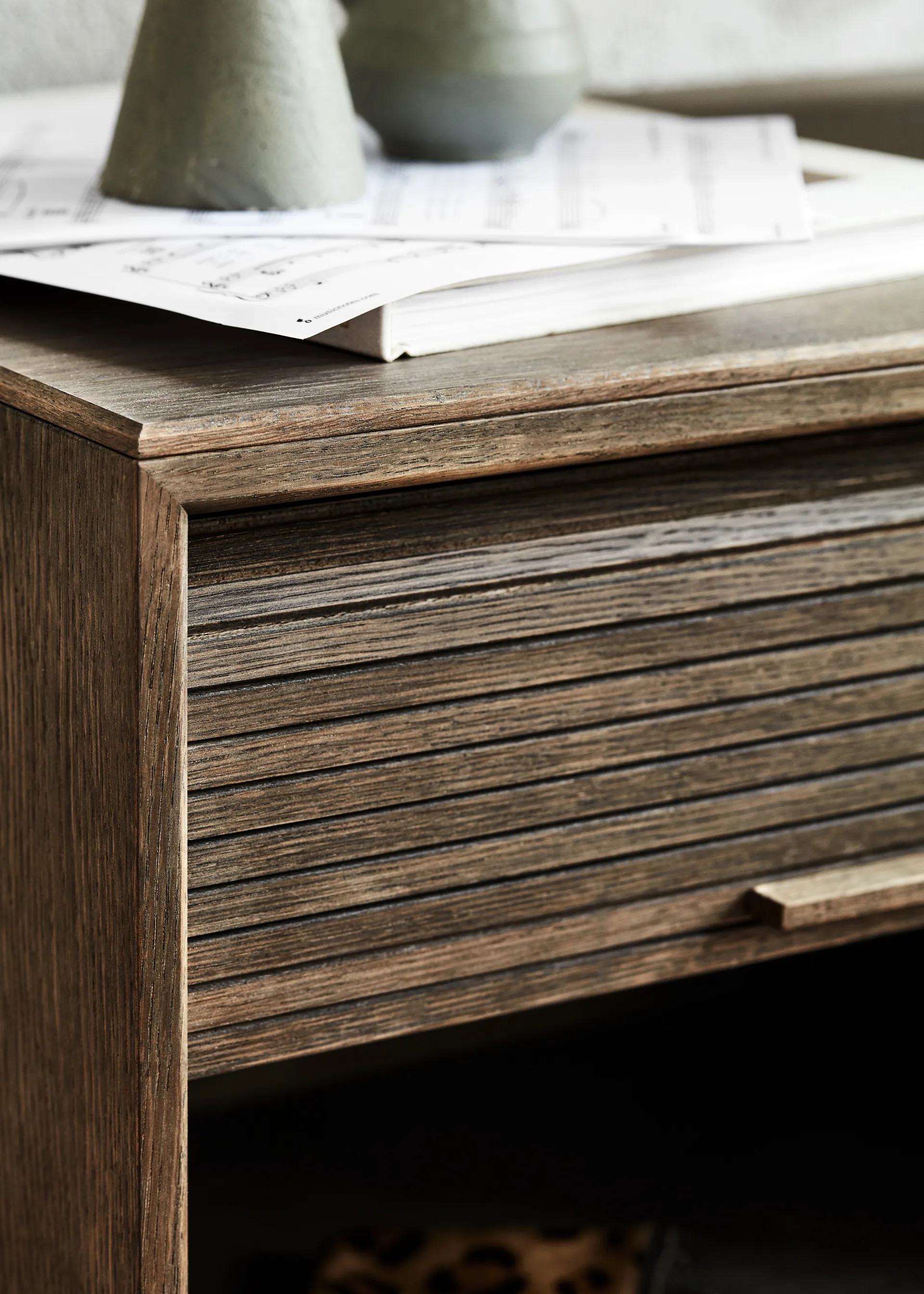 Aparador con puerta de persiana Hifive, Roble ahumado Northern