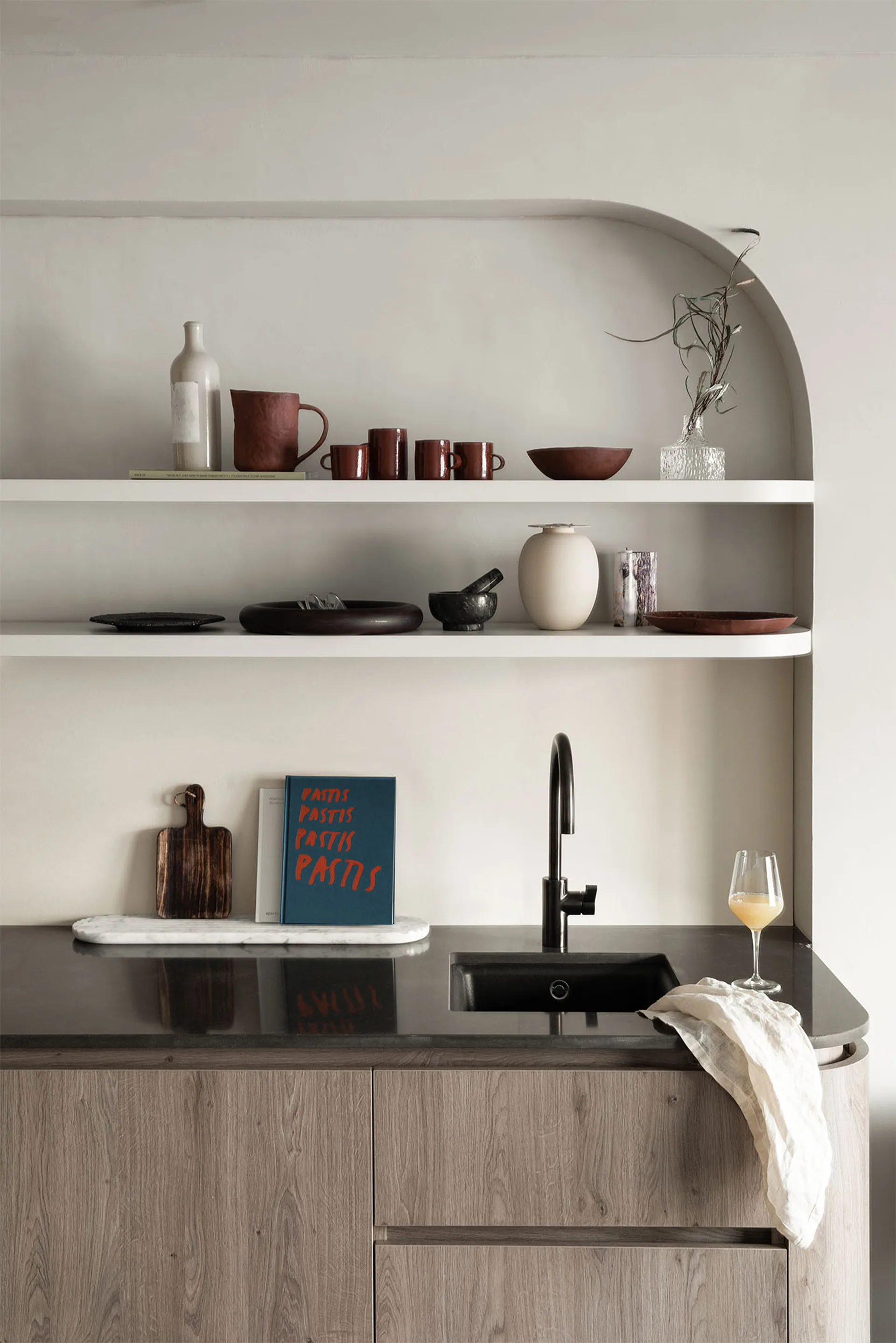 Bandeja Podium 65 cm, Mixed white marble Northern