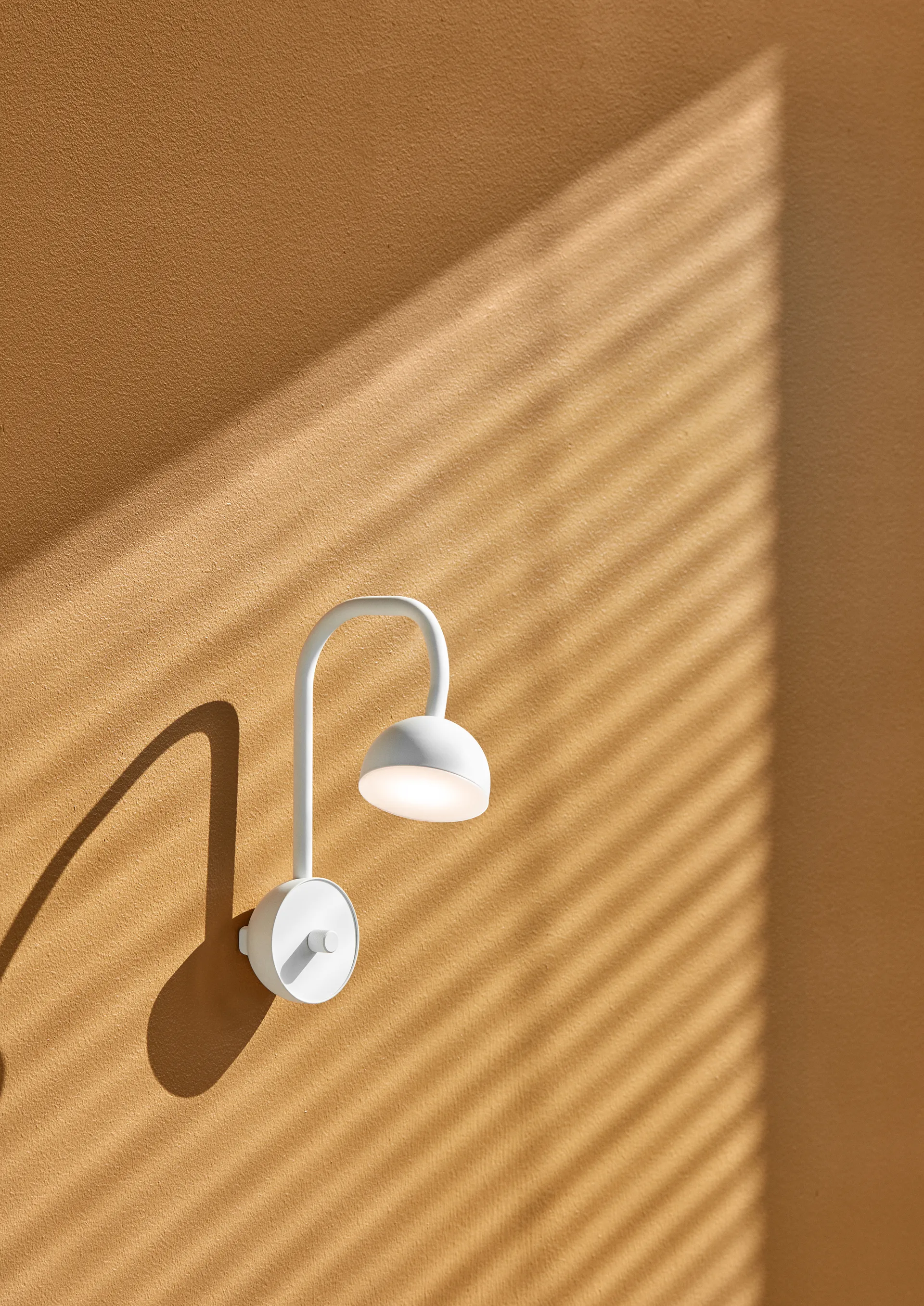 Lámpara de pared Blush, blanco mate Northern