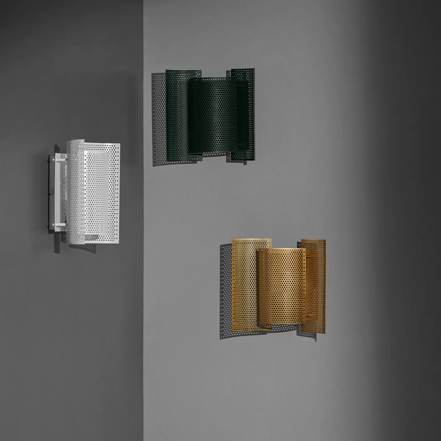 Lámpara de pared Butterfly perforada, latón Northern