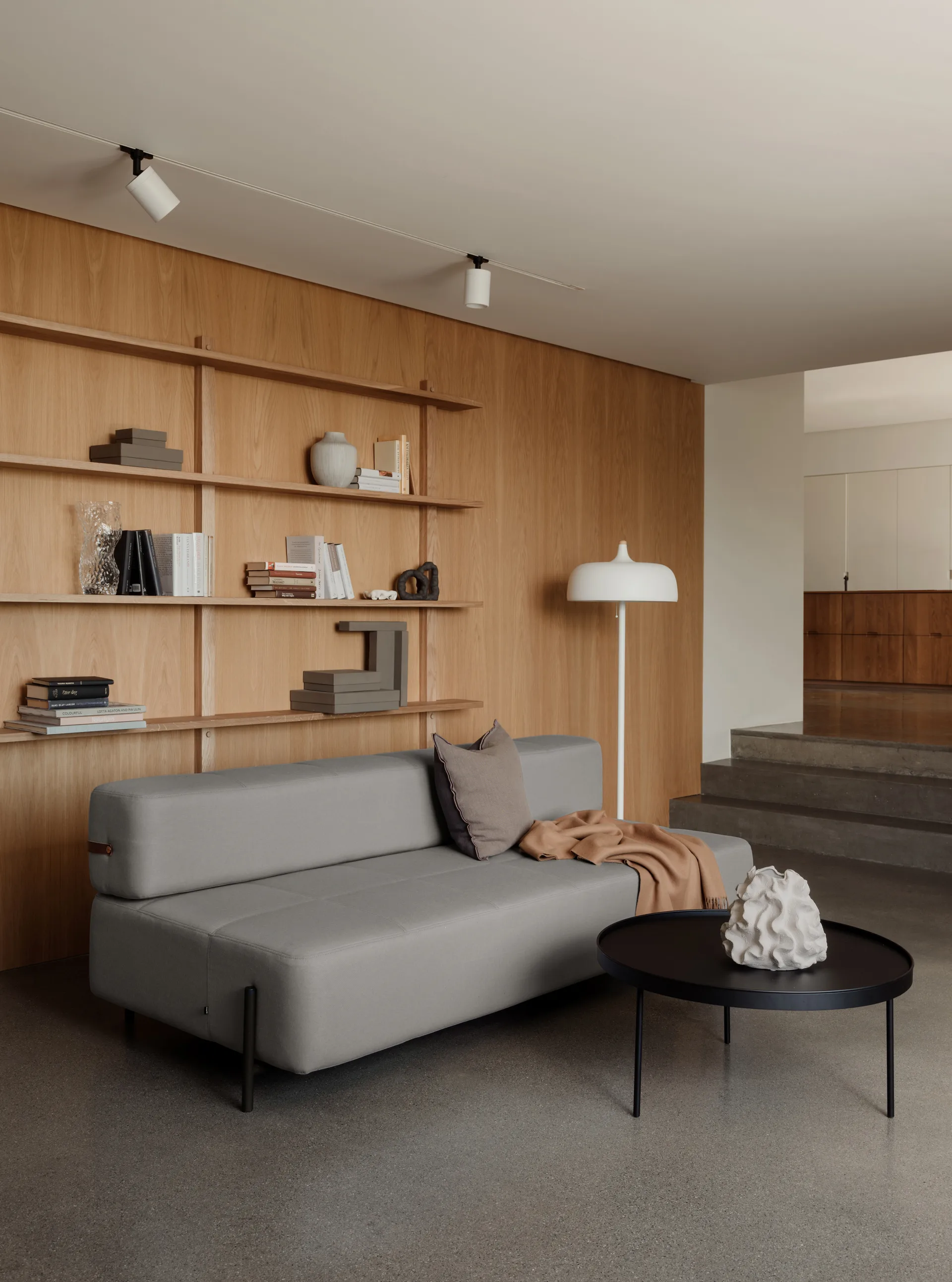 Lámpara de pie Acorn, blanco mate Northern