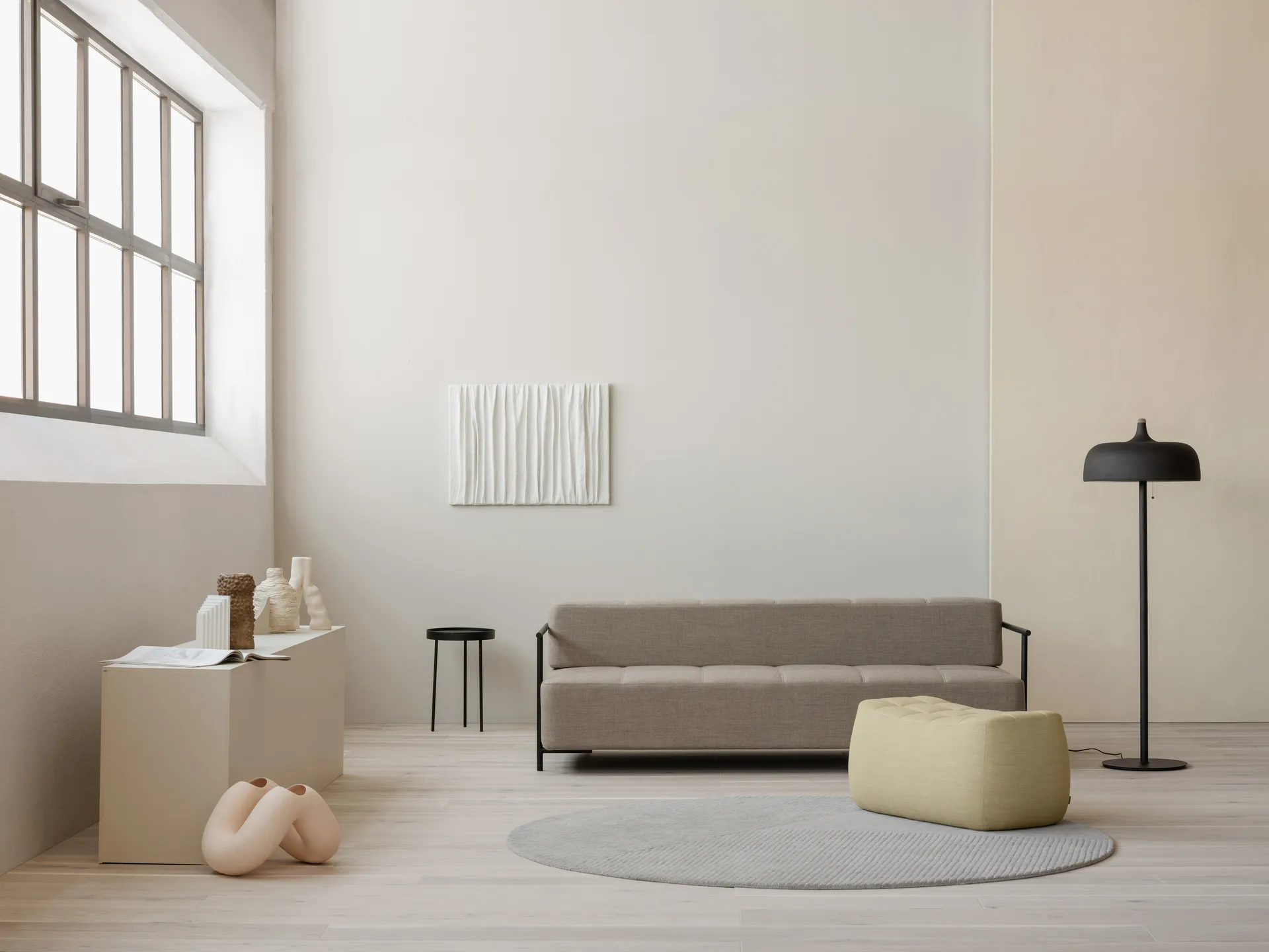 Lámpara de pie Acorn, negro mate Northern