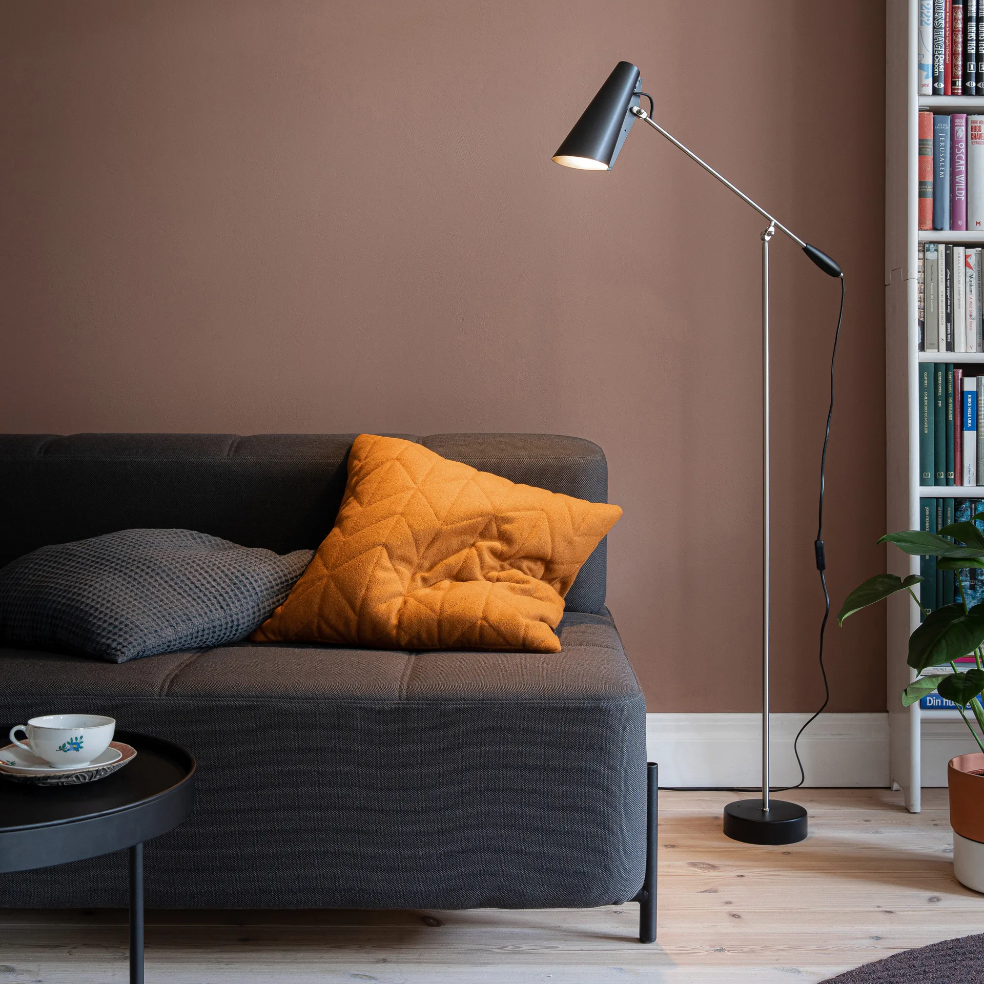 Lámpara de pie Birdy, Black-steel Northern