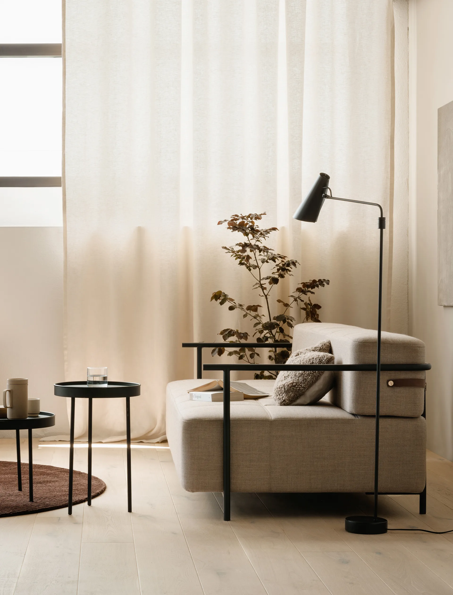 Lámpara de pie Birdy swing, negro-negro Northern