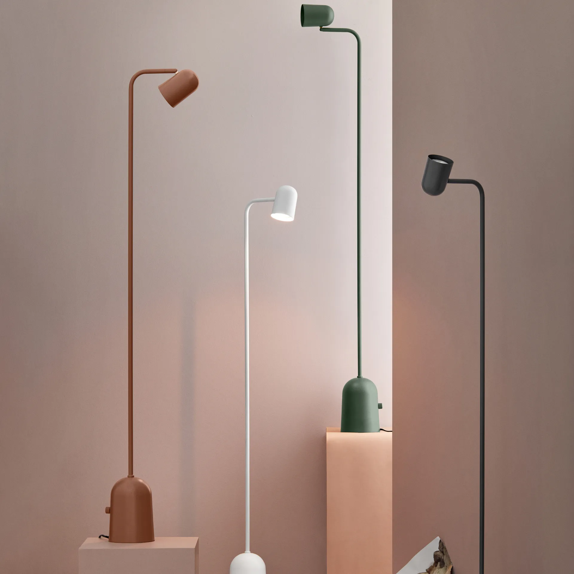 Lámpara de pie Buddy, Dark grey Northern