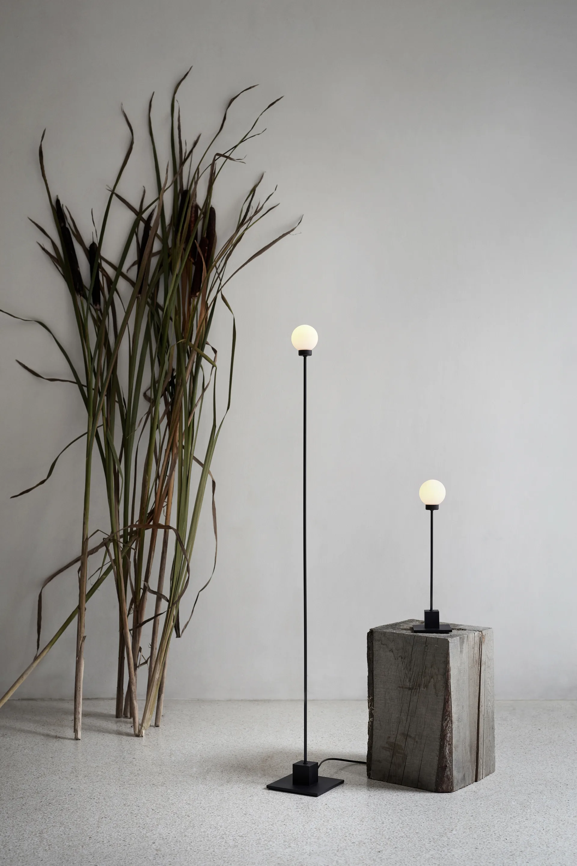 Lámpara de pie Snowball 117 cm, Black Northern