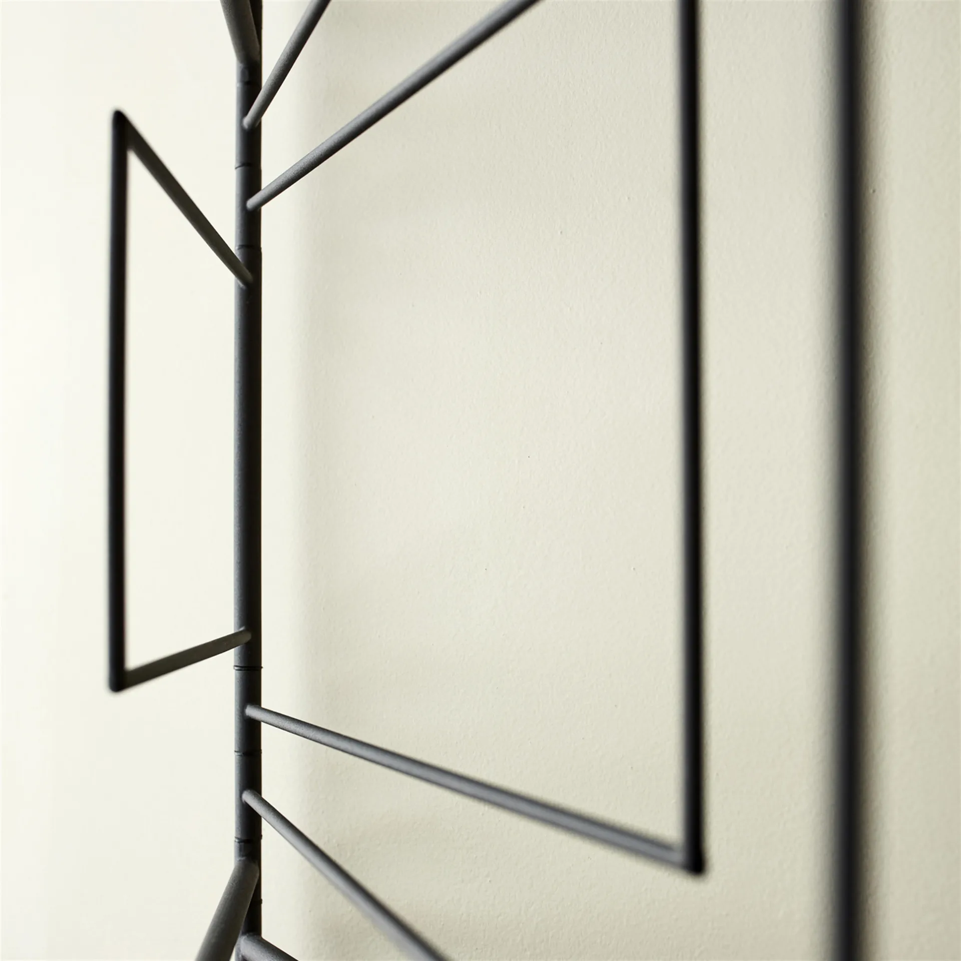 Perchero Frame, negro Northern