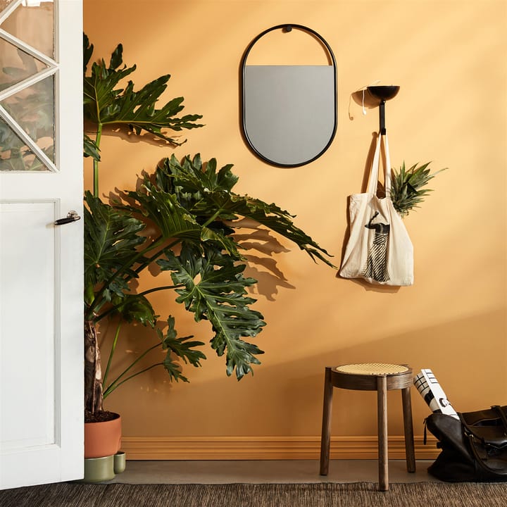 Taburete con asiento de ratán Pal, roble oscuro Northern