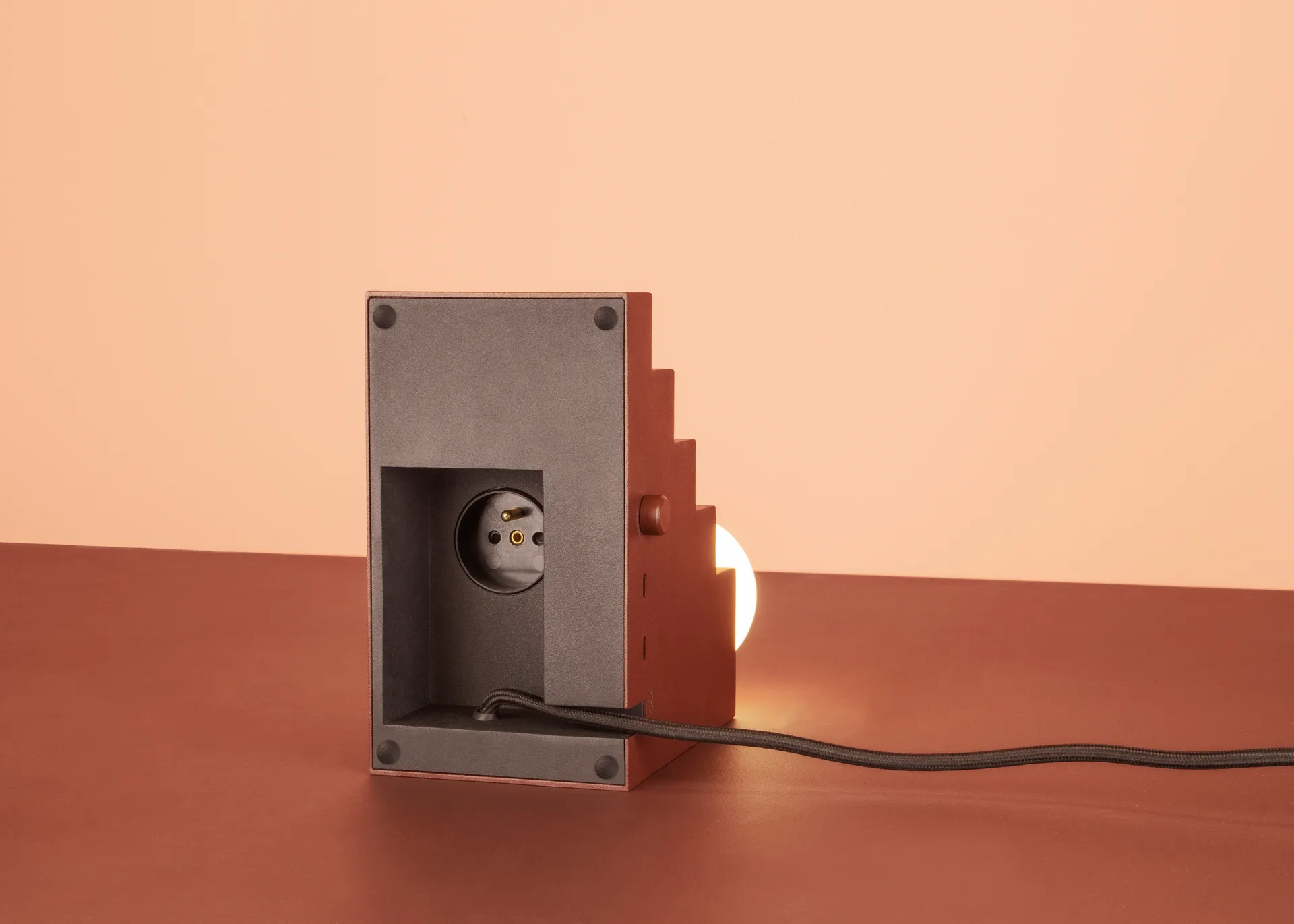 Lámpara de mesa Stair, Deep red Oblure