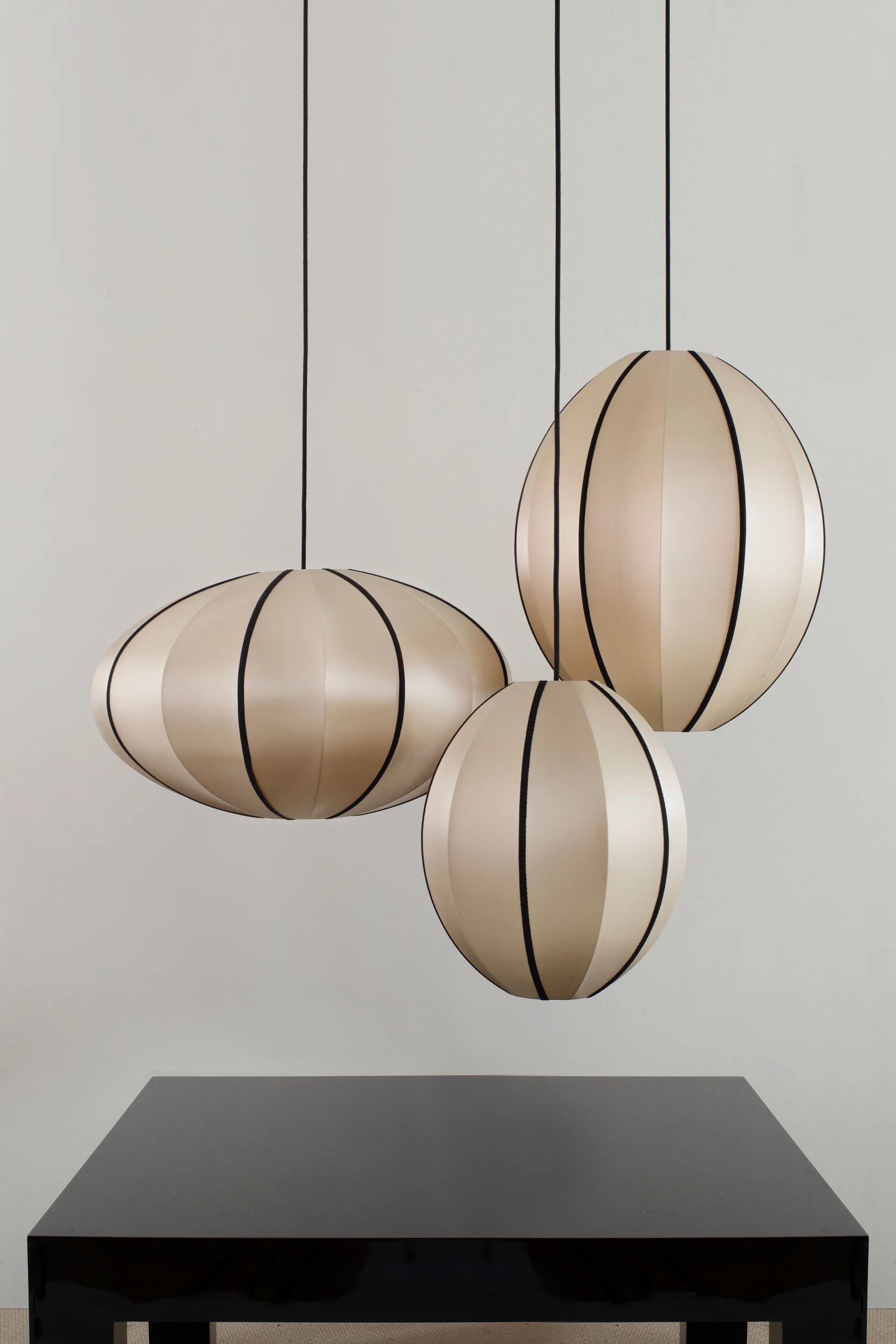 Pantalla de lámpara Indochina Classic Pumpkin, Kit-black Oi Soi Oi