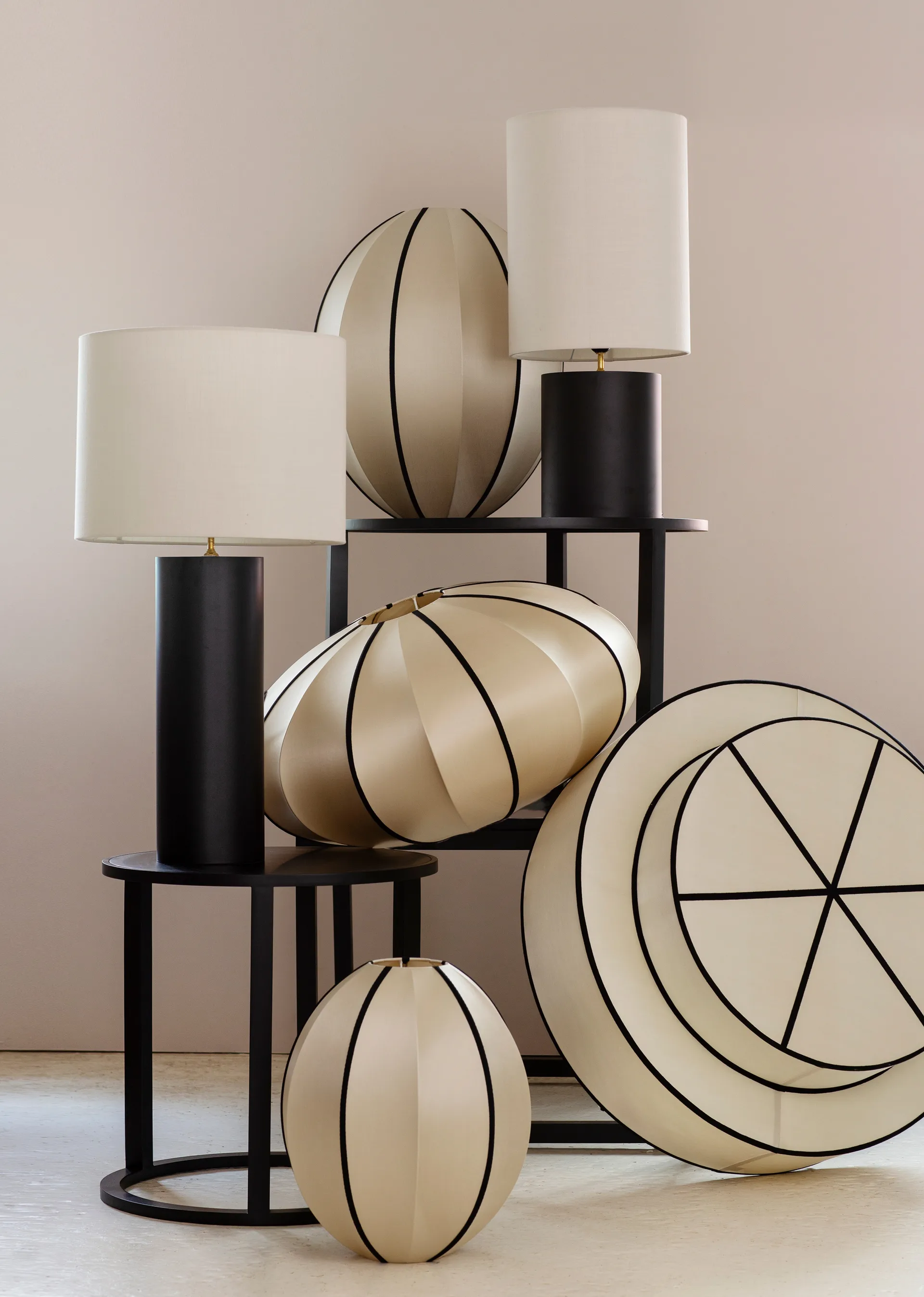 Pantalla de lámpara Indochina Classic Tophat, Kit-black Oi Soi Oi