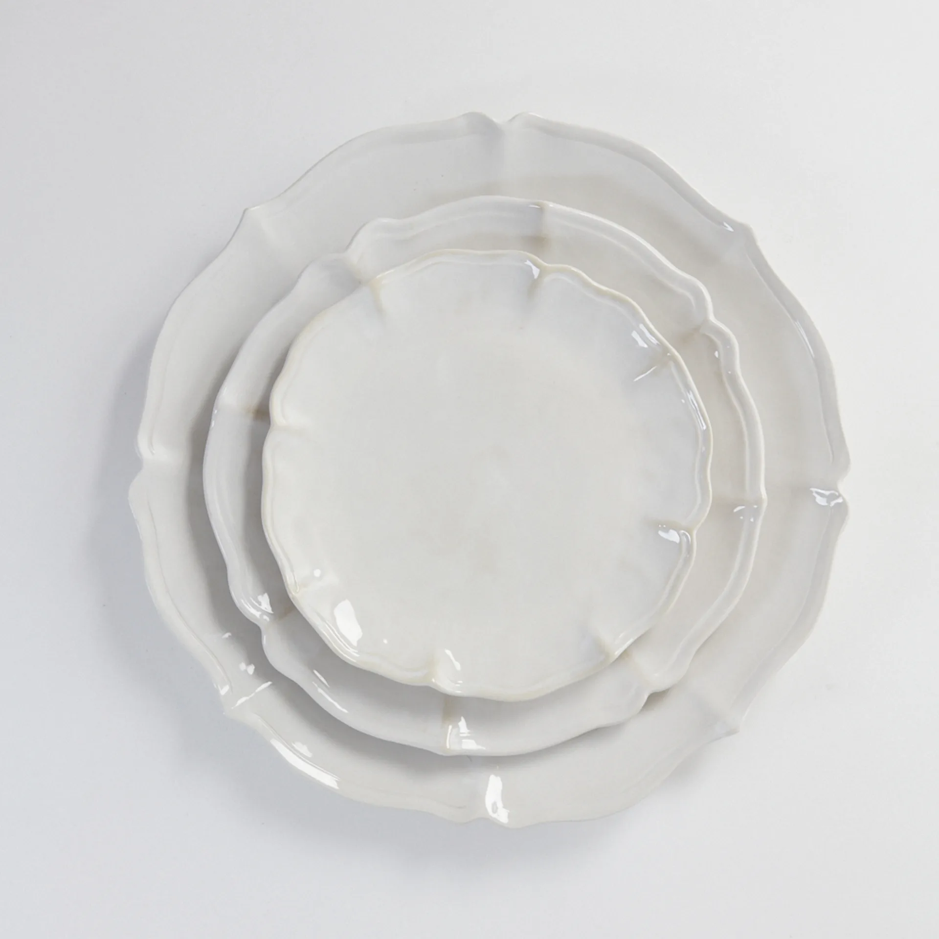 Plato Judith grande Ø34 cm, Blanco Olsson & Jensen