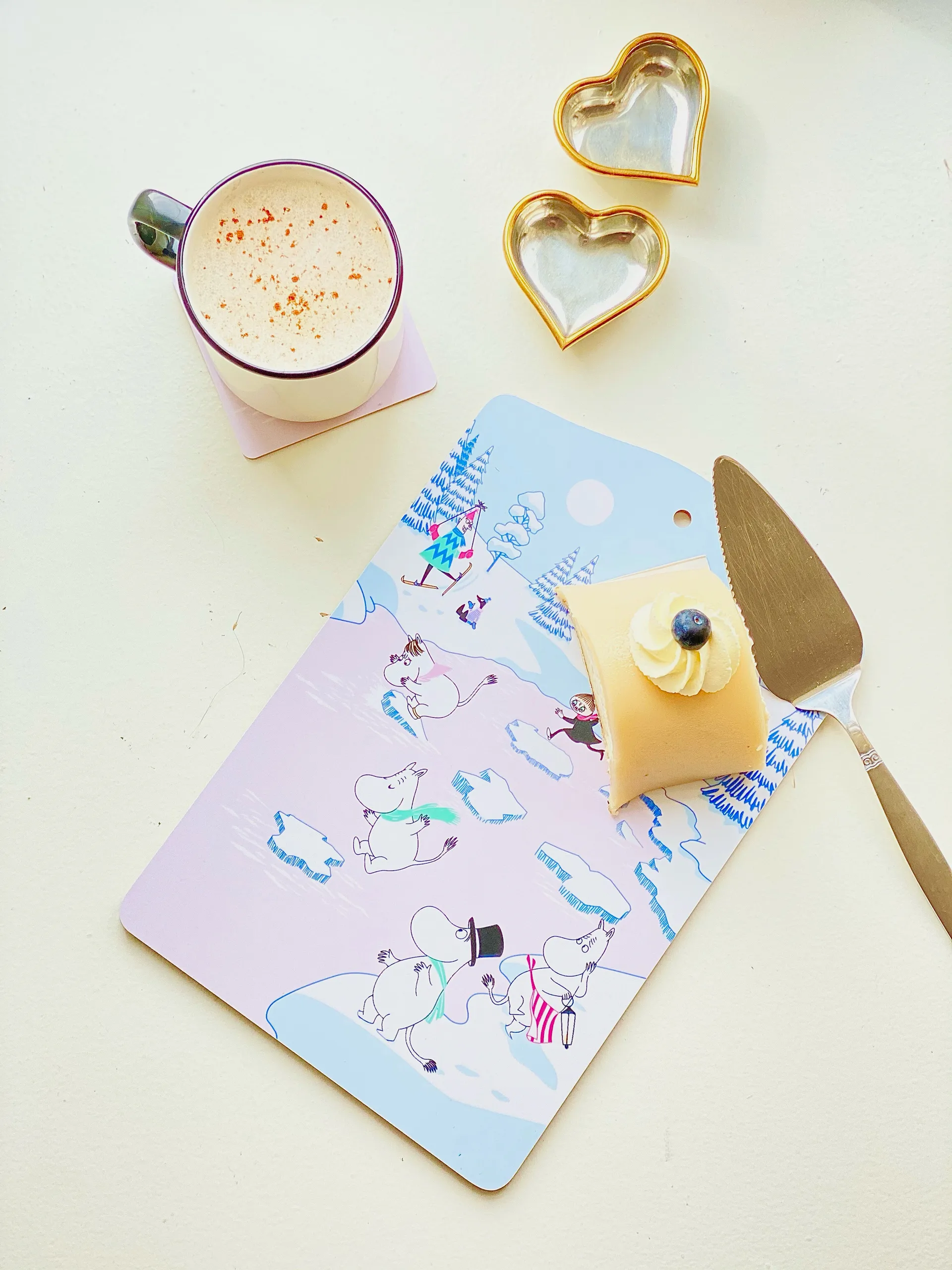 Tabla de cortar Moomin winter 2022 20x30 cm, Azul-blanco-rosa Opto Design