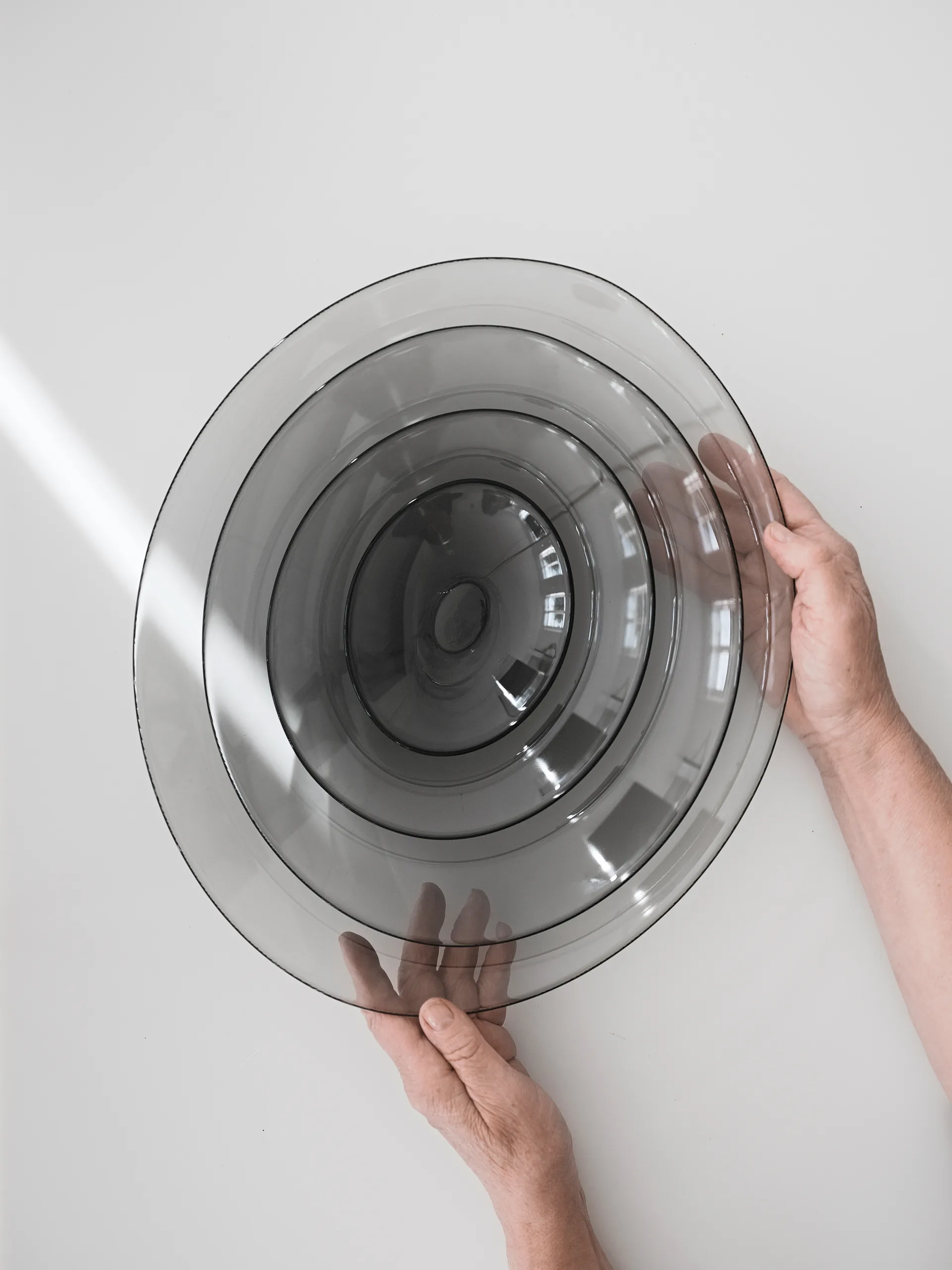 Plato Pond set de regalo, gris Orrefors