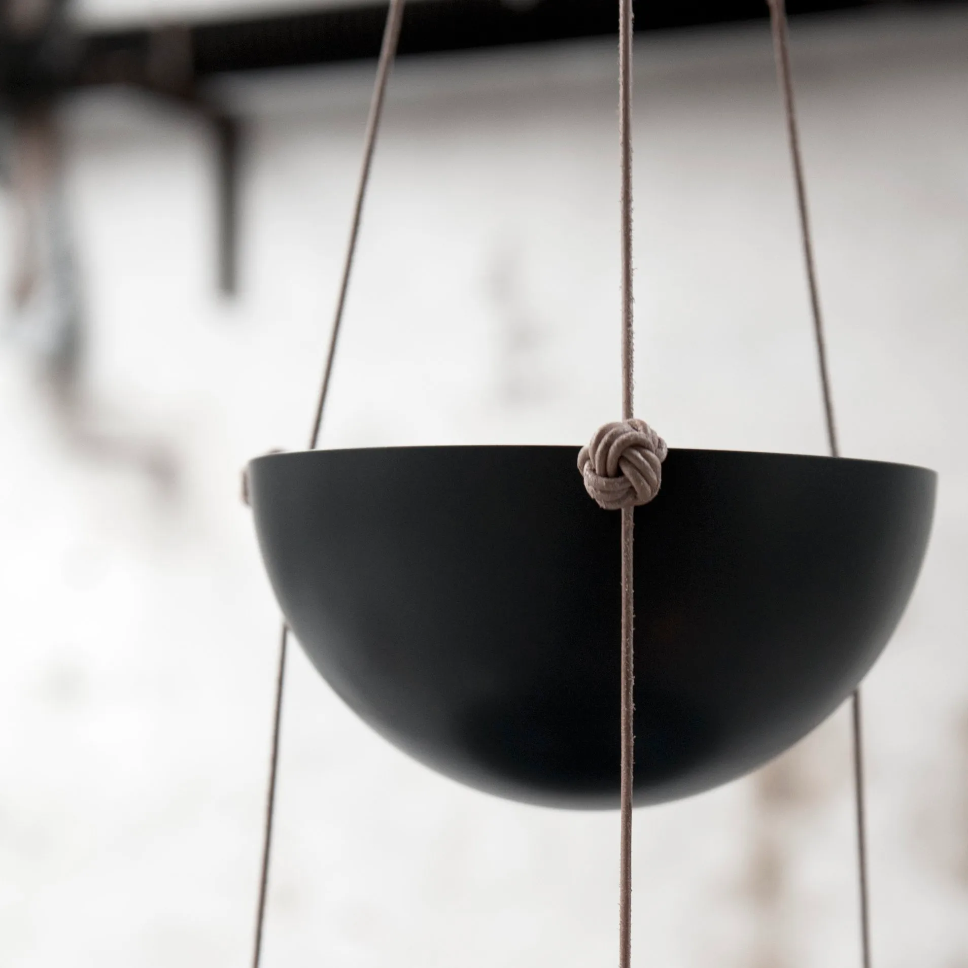 Cesta colgante Pif Paf Puf, gris oscuro, 2 niveles OYOY