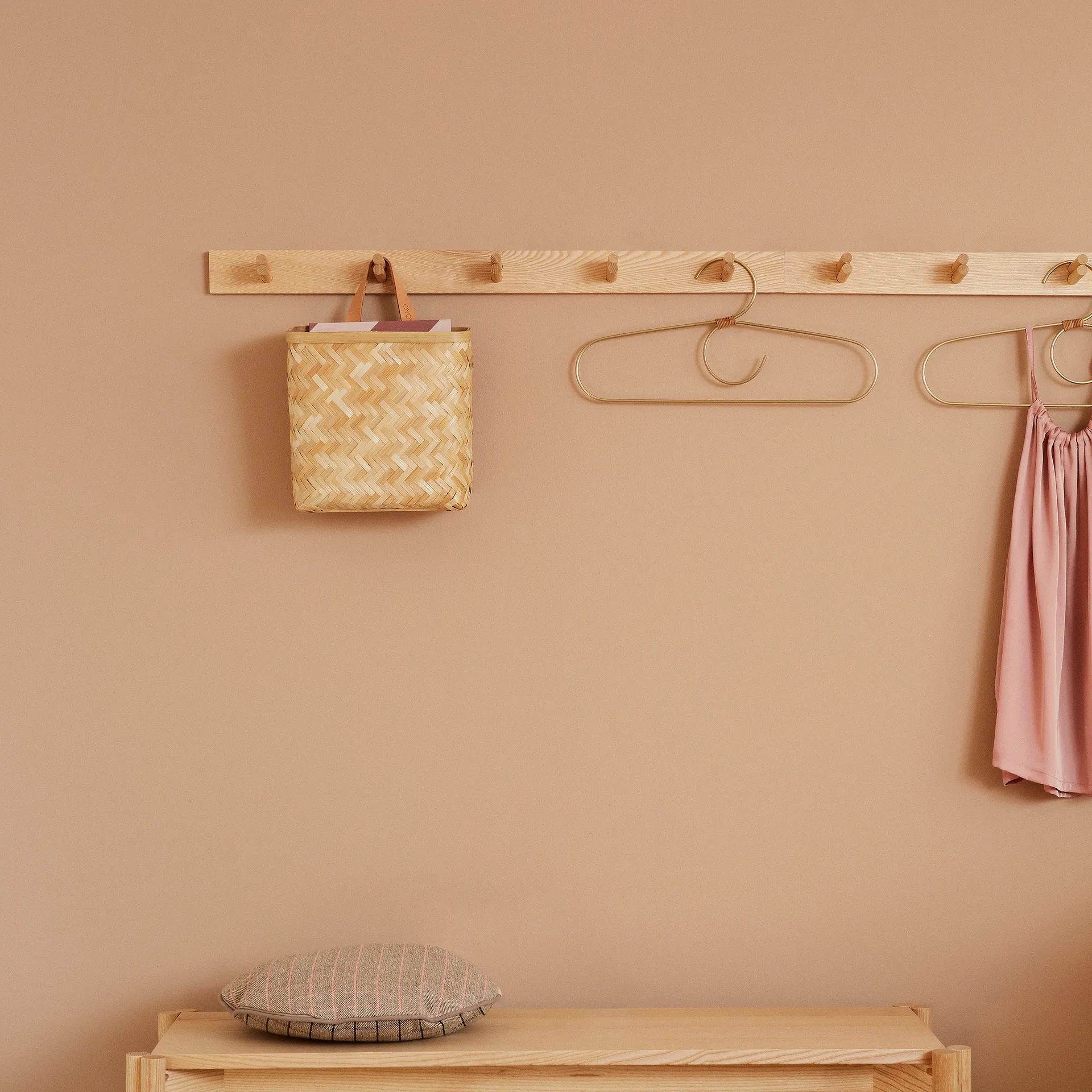 Cesta de pared Sporta 25x25 cm, natural OYOY